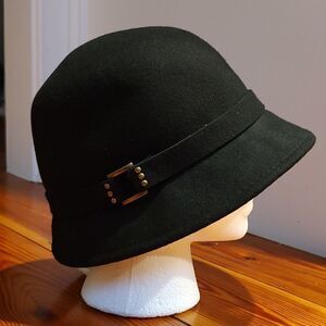 August Black Wool Women's Hat Buckle Hat Band Detail